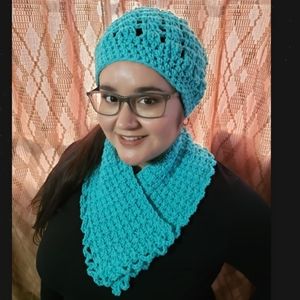 Slouchy flower hat and open scarf.